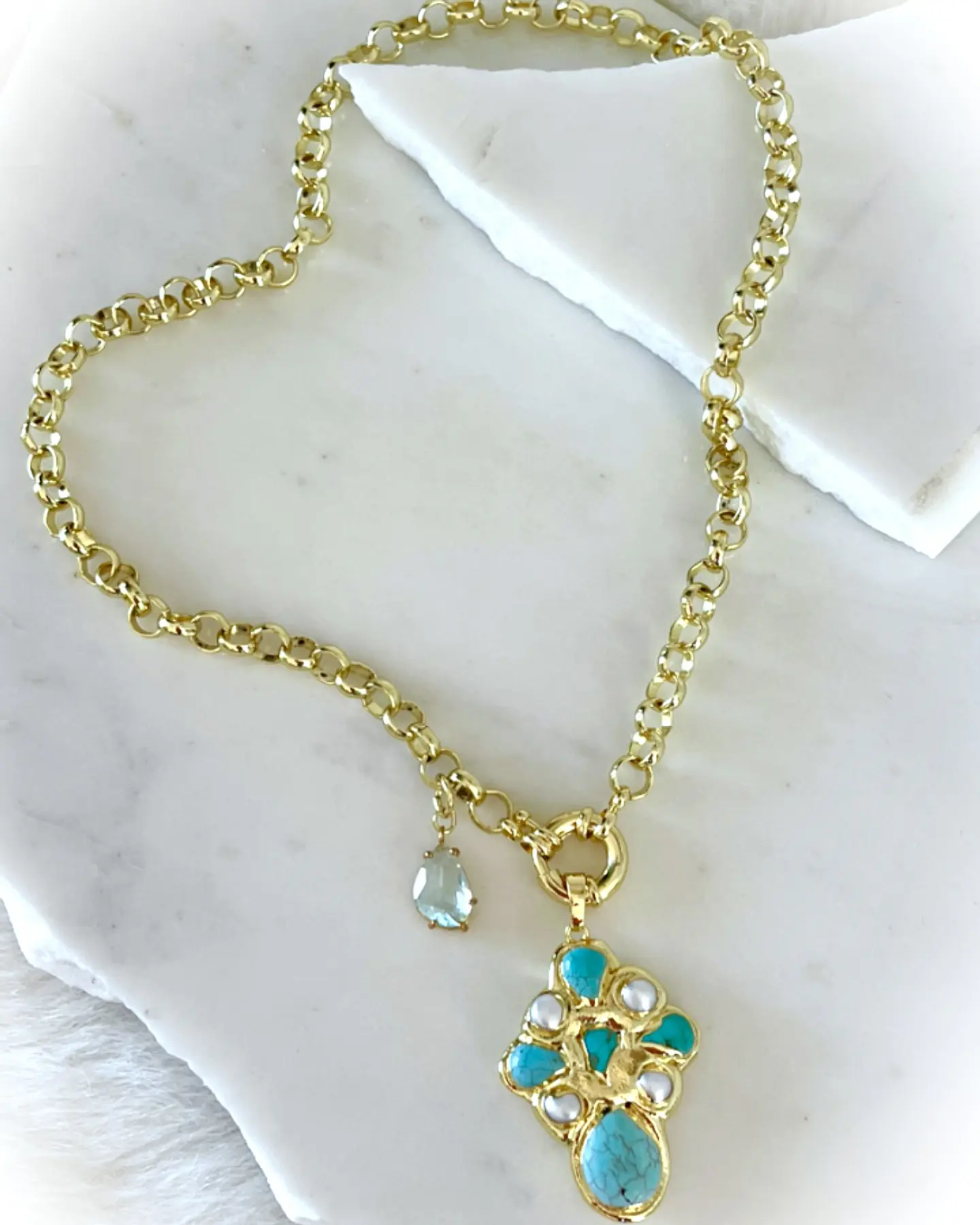Collar Cruz Turquesa Perlas cristal Gold 2
