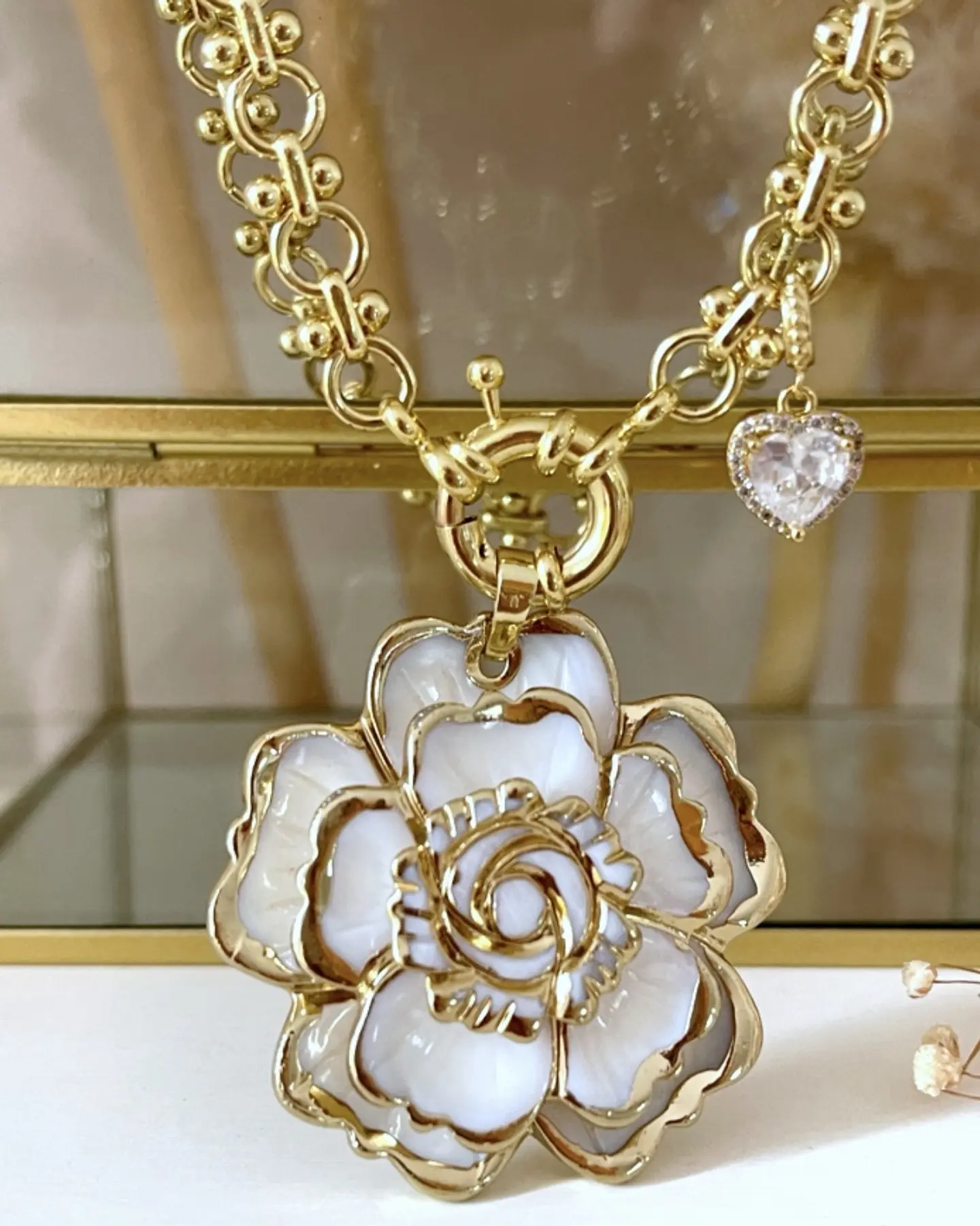 Collar Maxi Camelia eslabones mixtos punto luz Gold 4