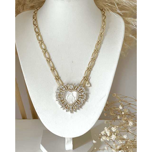 Collar maxi eslabones Corazón Virgen Nácar Gold