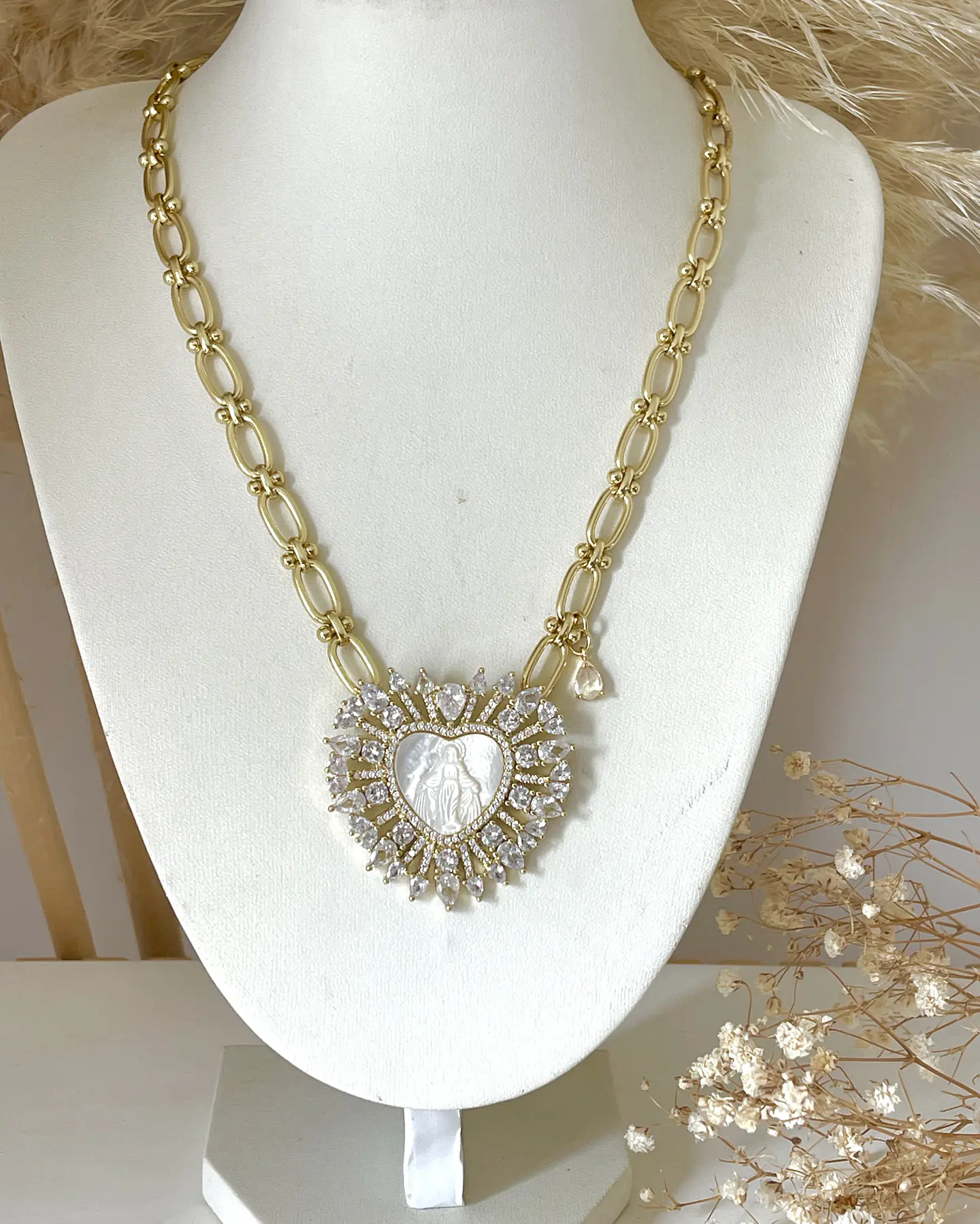Collar maxi eslabones Corazón Virgen Nácar Gold 6