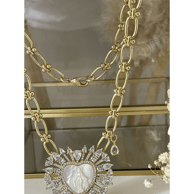 Collar maxi eslabones Corazón Virgen Nácar Gold