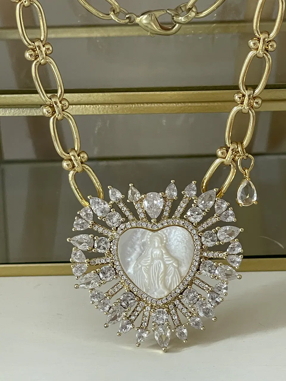 Collar maxi eslabones Corazón Virgen Nácar Gold 5