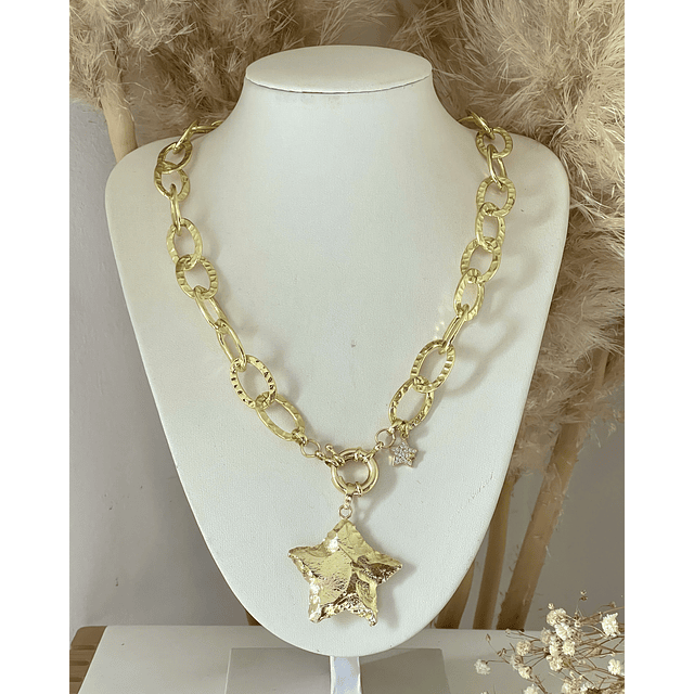 Collar Maxi Estrella Martillada Relieve Gold 