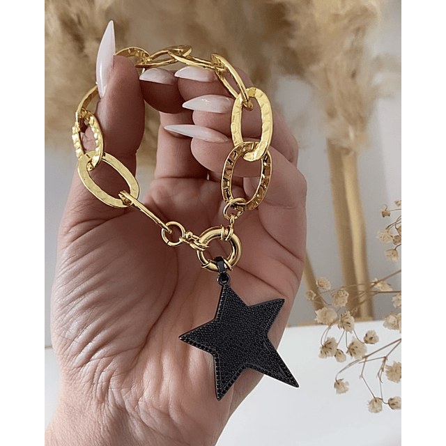 Pulsera Maxi Estrella Black Eslabones Martillados Gold