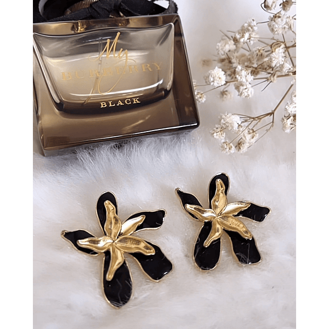 Aros Magnolia Black and Gold