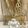 Collar XL Maxi Camelia White Esmaltada Gold 