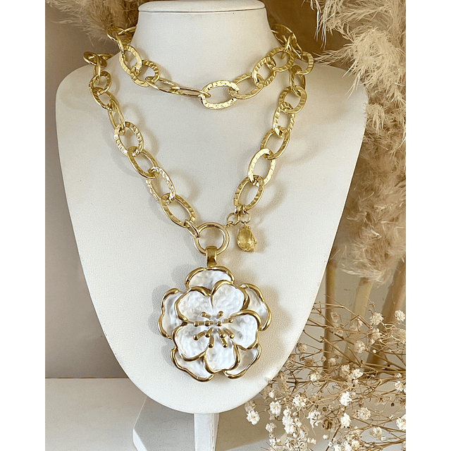 Collar XL Maxi Camelia White Esmaltada Gold 
