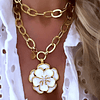 Collar XL Maxi Camelia White Esmaltada Gold 