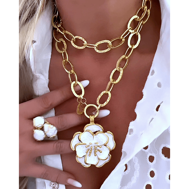 Collar XL Maxi Camelia White Esmaltada Gold 