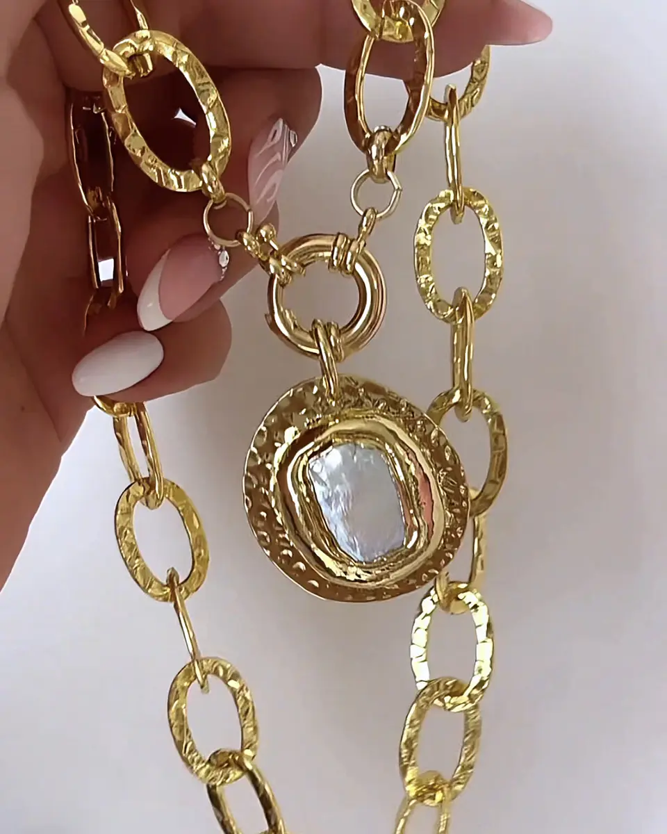 Collar Maxi medallón Nácar Maxi Eslabones Gold 2
