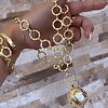 Collar Lariat Medallón Nácar eslabones redondos martillados gold