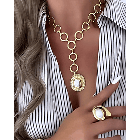 Collar Lariat Medallón Nácar eslabones redondos martillados gold