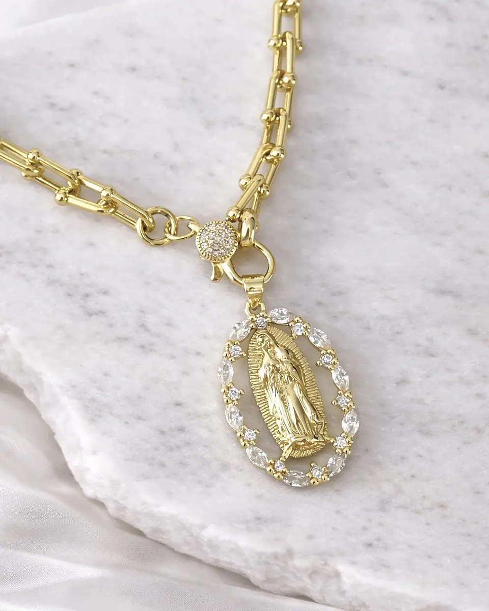 Collar Medalla Virgen Guadalupe Circones Gold  3
