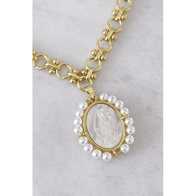 Collar Medalla Virgen Perlas de Rio Circones Gold 