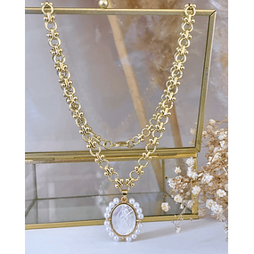 Collar Medalla Virgen Perlas de Rio Circones Gold 