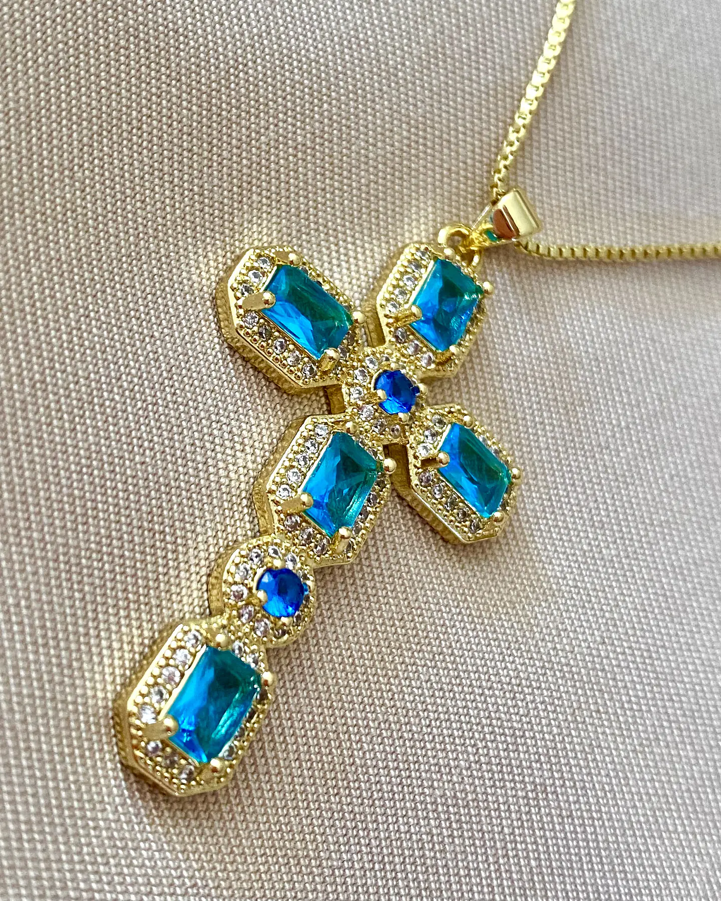 Collar Cadena Cruz Cristales Calipso Gold 3