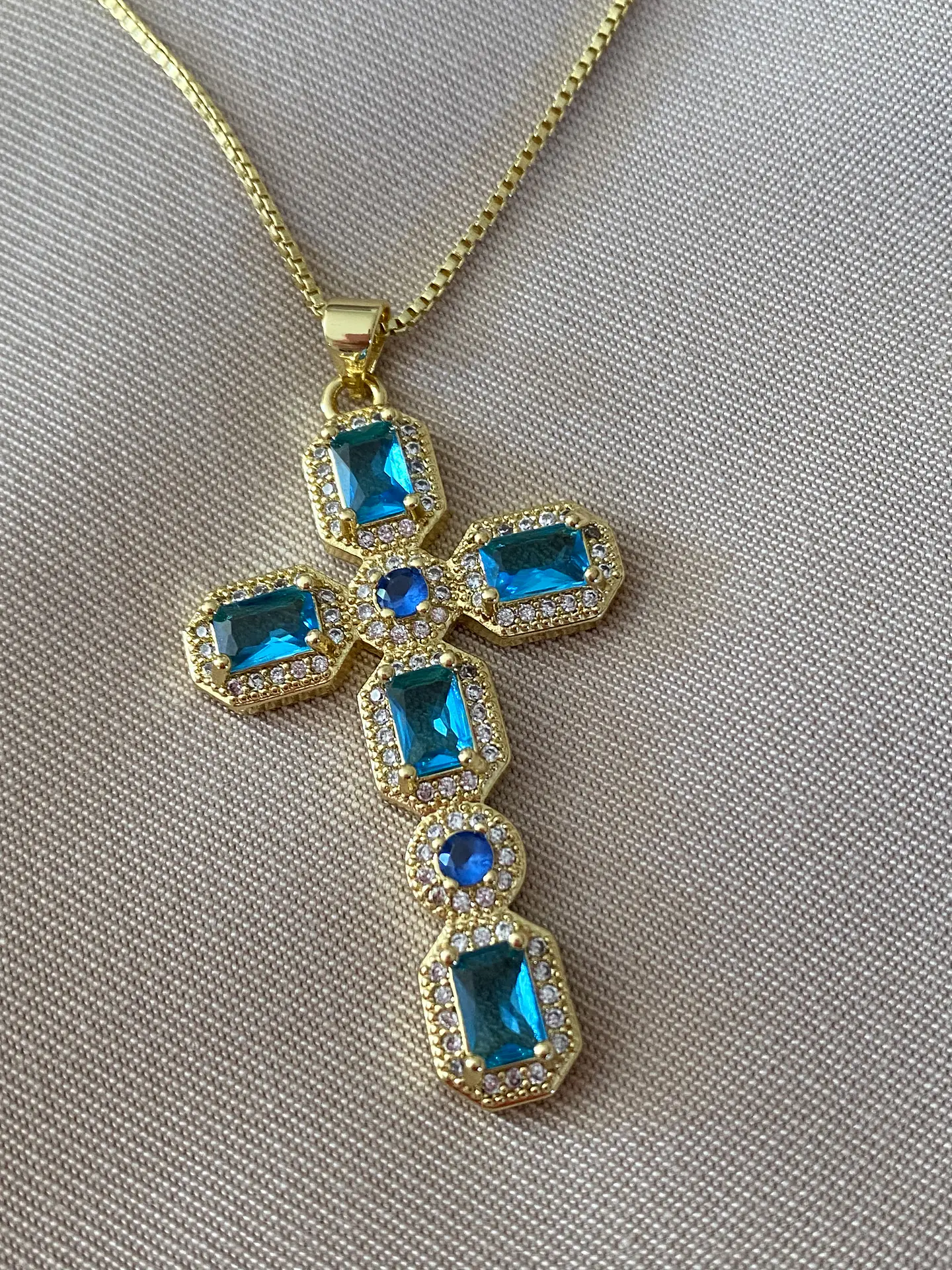 Collar Cadena Cruz Cristales Calipso Gold 4