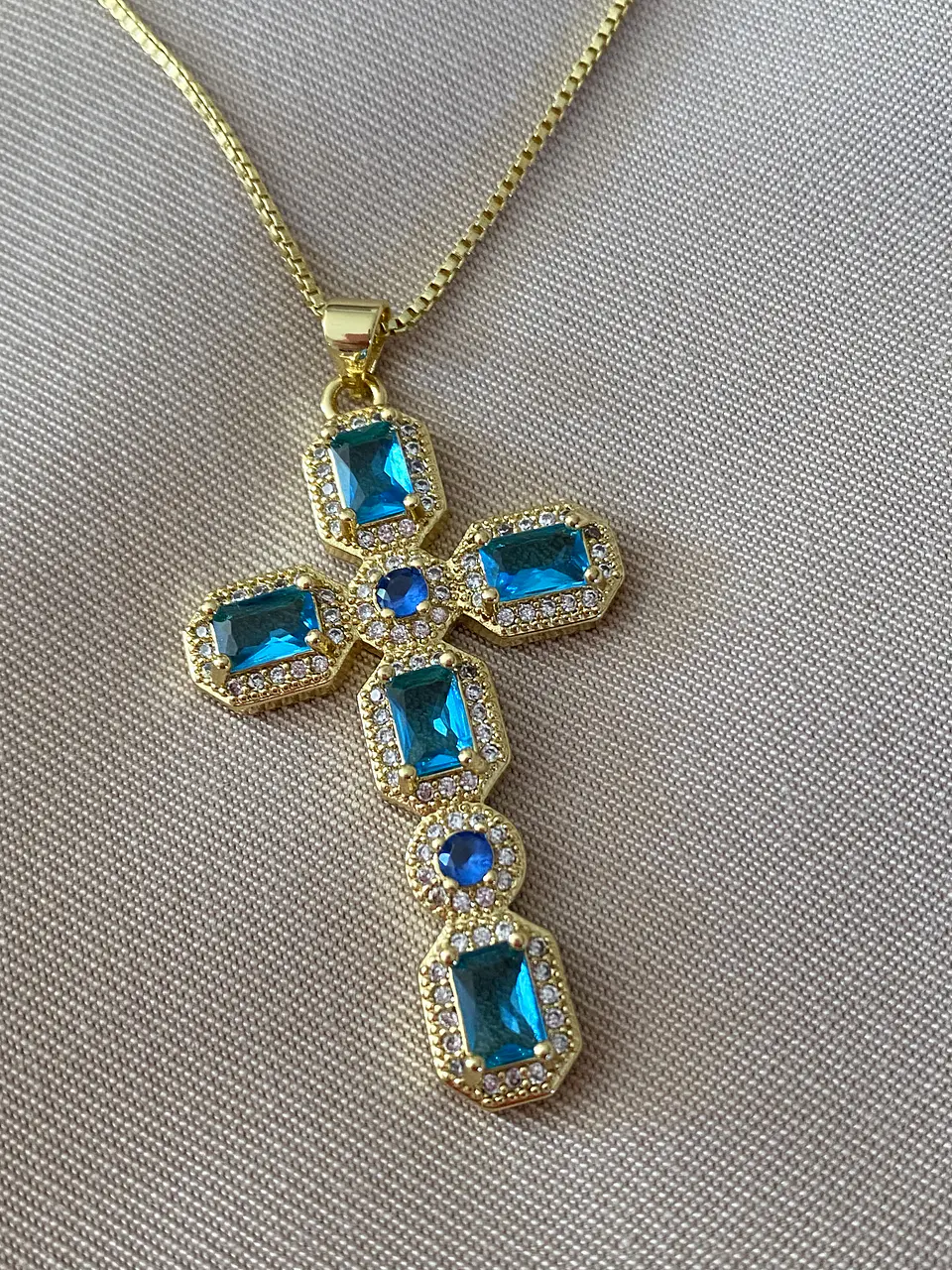 Collar Cadena Cruz Cristales Calipso Gold 4