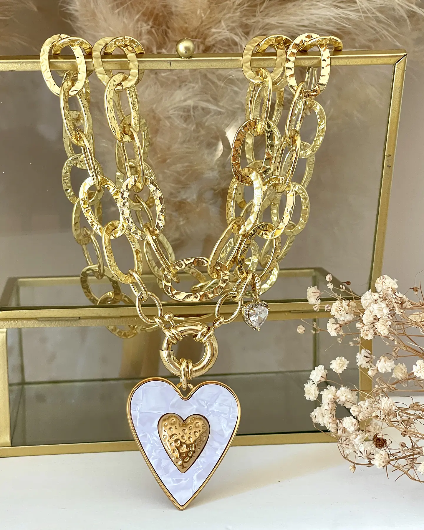 Collar XL Maxi Corazón White Maxi Eslabones Martillados Gold  2