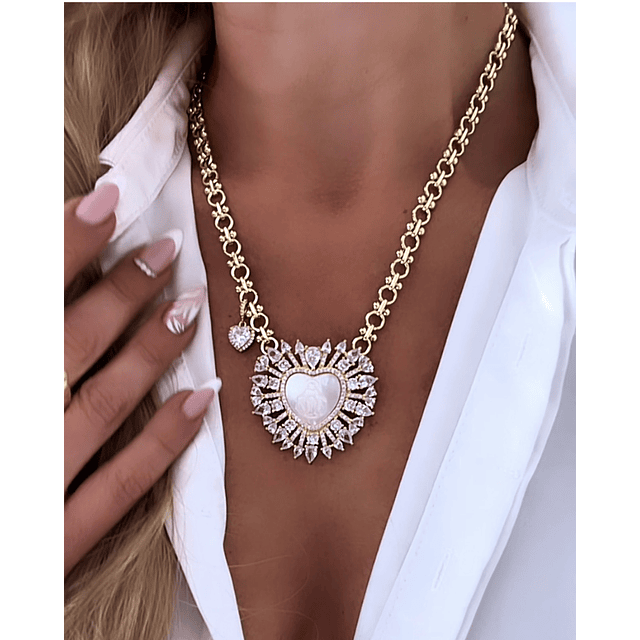 Collar maxi Corazón Virgen Nácar cristales gold
