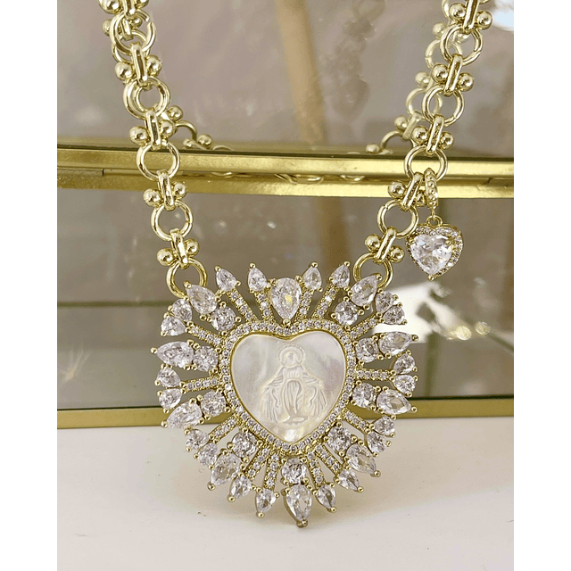 Collar maxi Corazón Virgen Nácar cristales gold