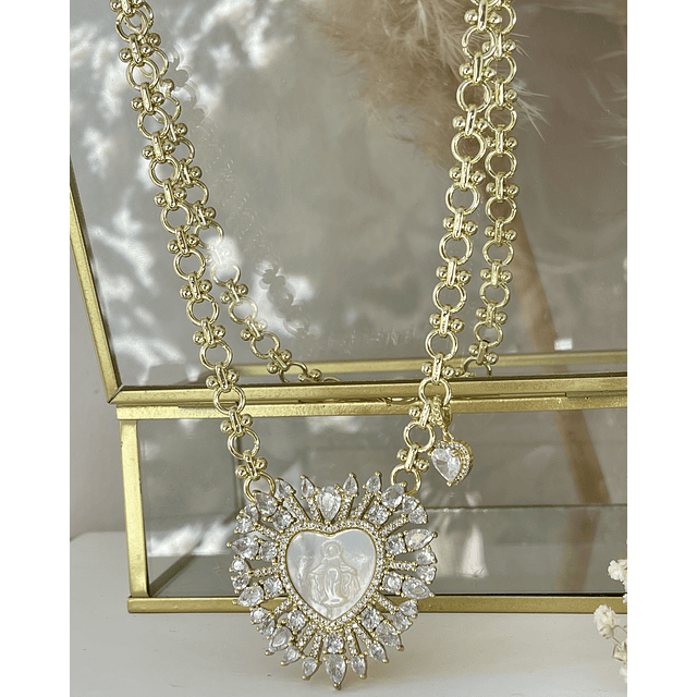 Collar maxi Corazón Virgen Nácar cristales gold