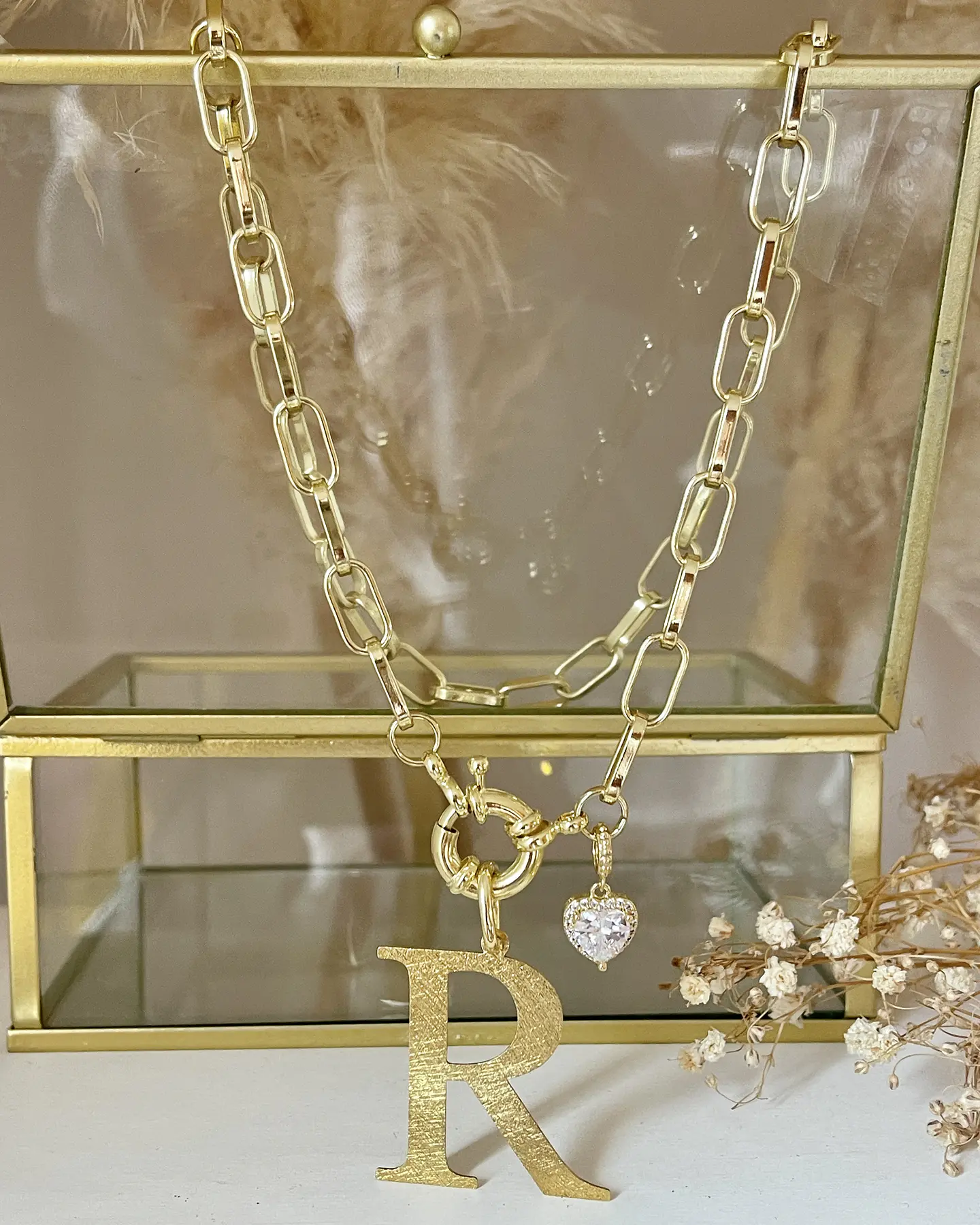 Collar Inicial R con punto de luz Gold 2