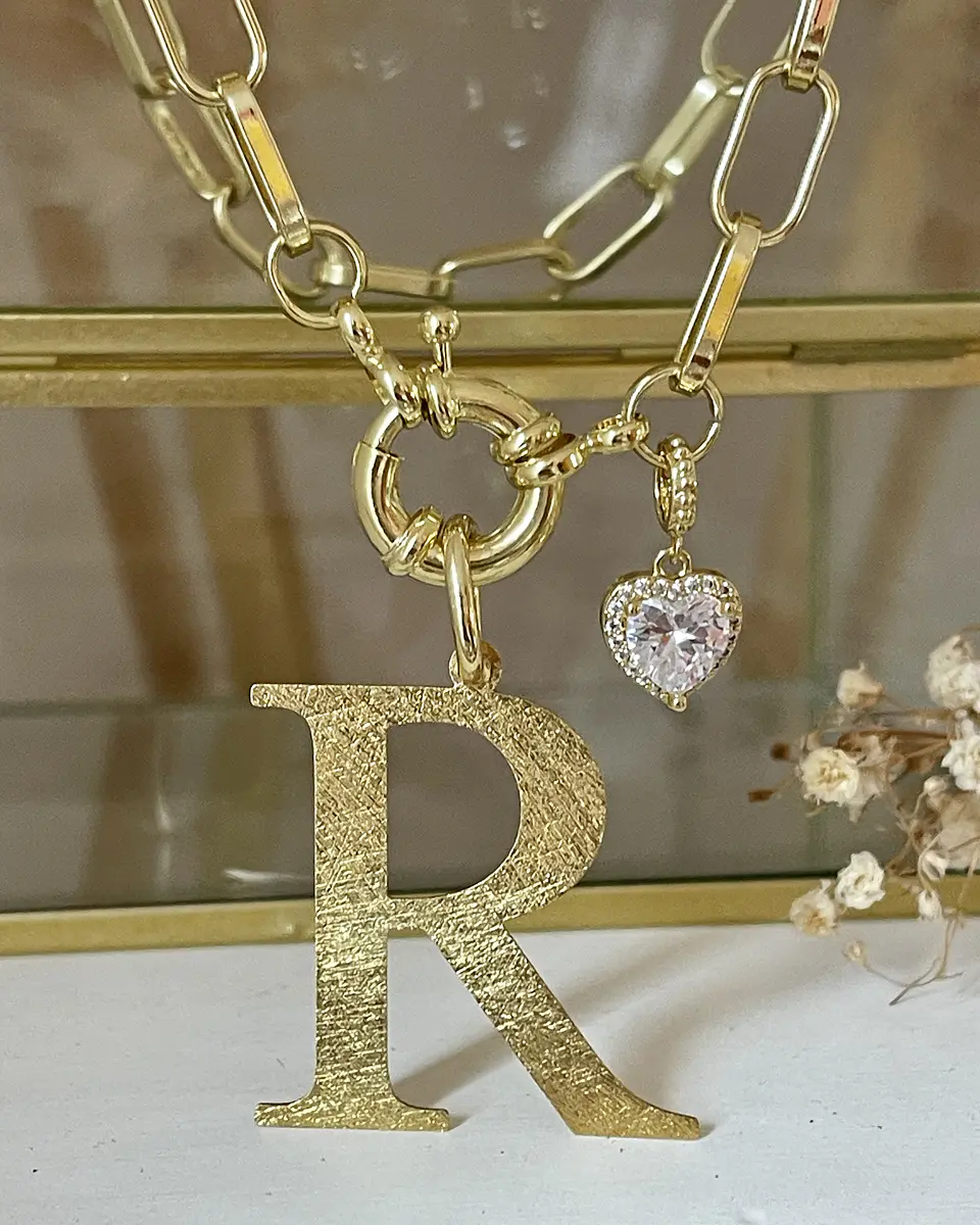 Collar Inicial R con punto de luz Gold 4