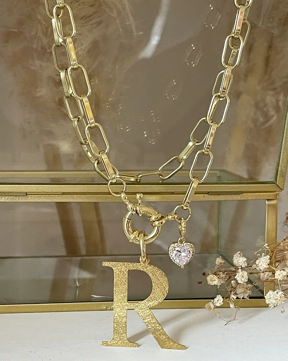 Collar Inicial R con punto de luz Gold 3