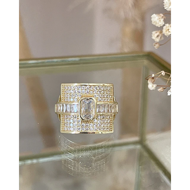 Anillo Verona con Cintillo de Cristales y circones gold-