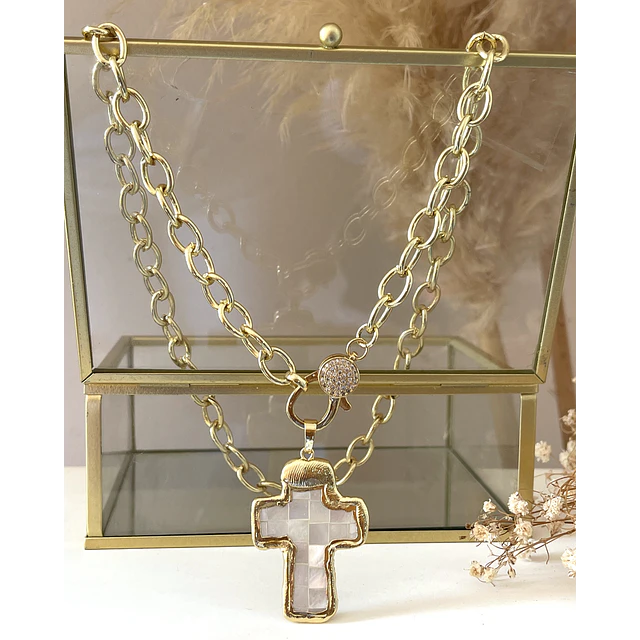 Collar Maxi Cruz Nácar Eslabones ovalados broche luxury Gold