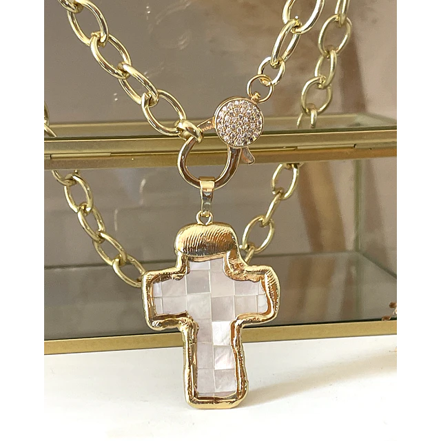 Collar Maxi Cruz Nácar Eslabones ovalados broche luxury Gold