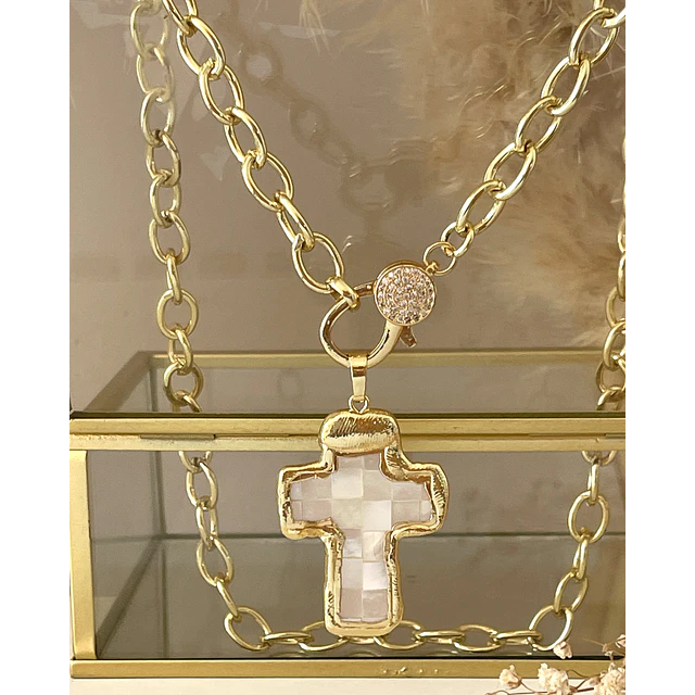Collar Maxi Cruz Nácar Eslabones ovalados broche luxury Gold
