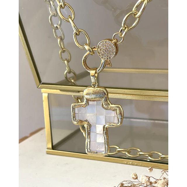 Collar Maxi Cruz Nácar Eslabones ovalados broche luxury Gold