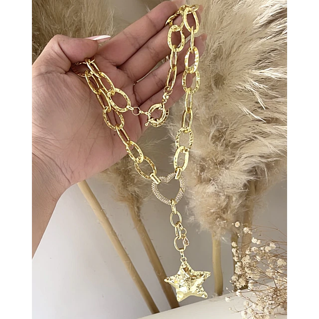 Collar XL Estrella Martillada Conector Corazón Gold