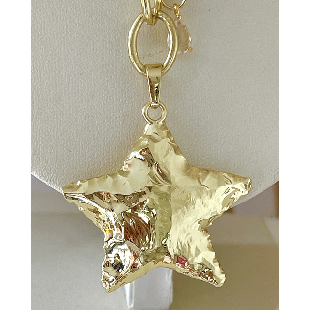 Collar XL Estrella Martillada Conector Corazón Gold