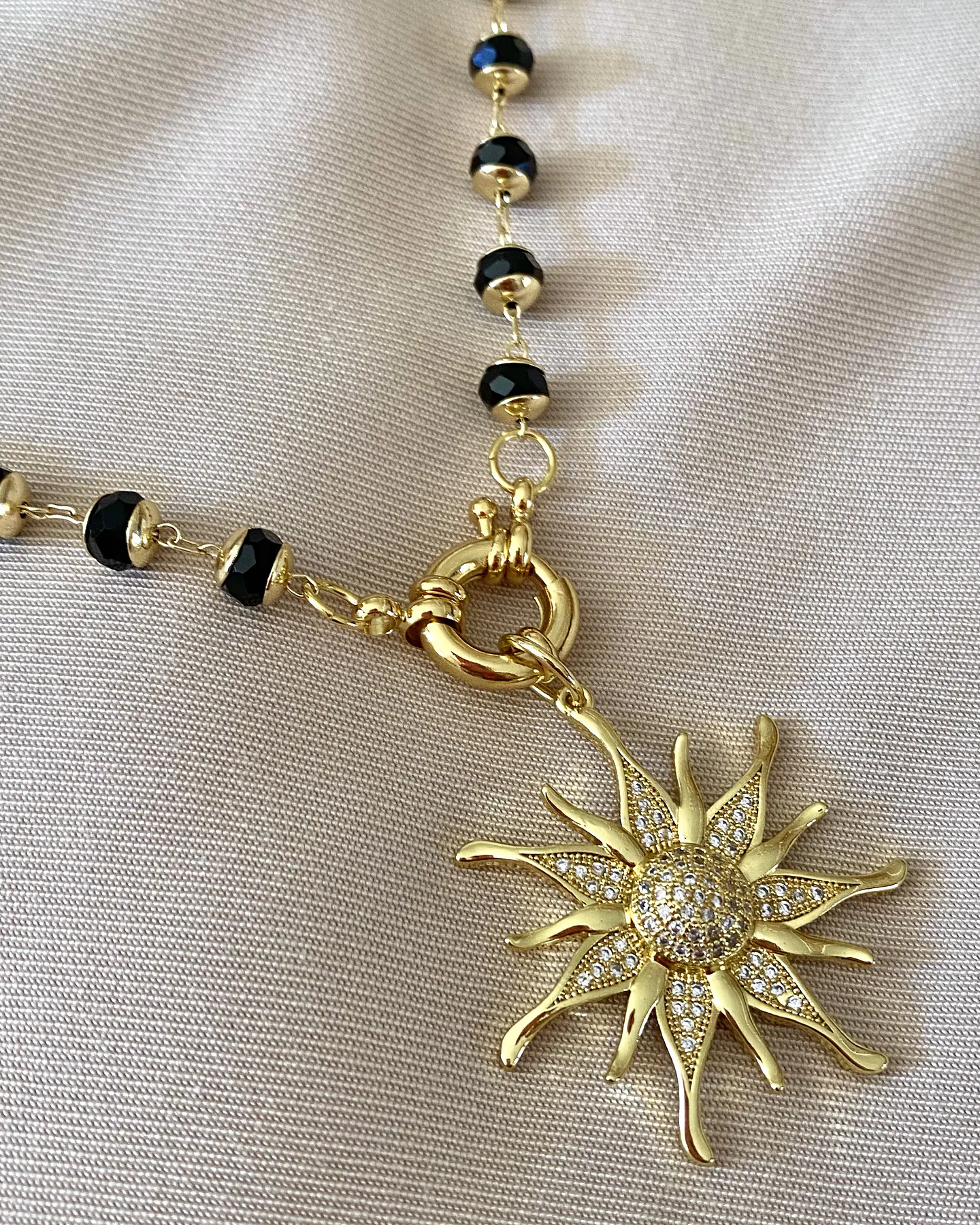 Collar Sol Circones Cadena cristales negros facetados  2