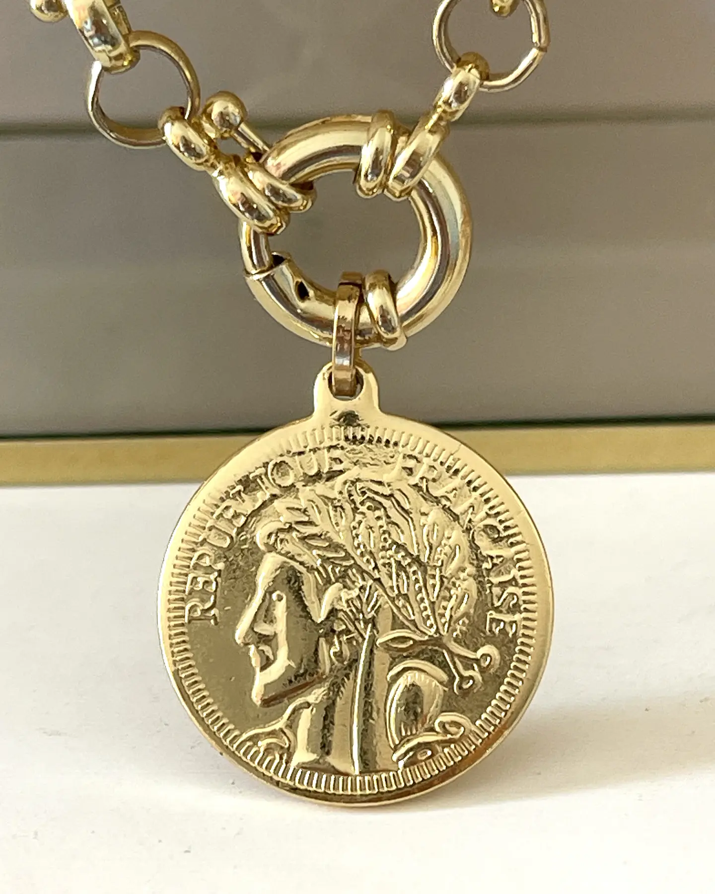 Collar Moneda Francesa Eslabones Tiffany gold  3