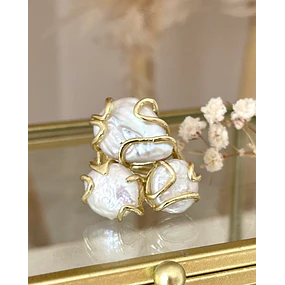  Anillo Trío de Maxi Perlas de Agua dulce gold