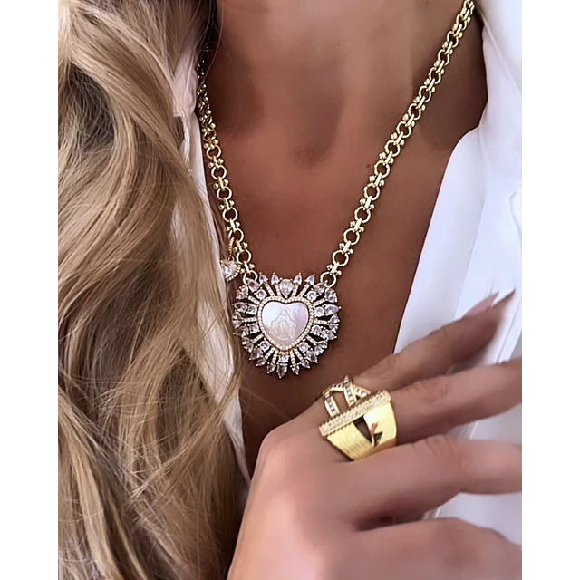 Collar maxi Corazón Virgen Nácar cristales gold