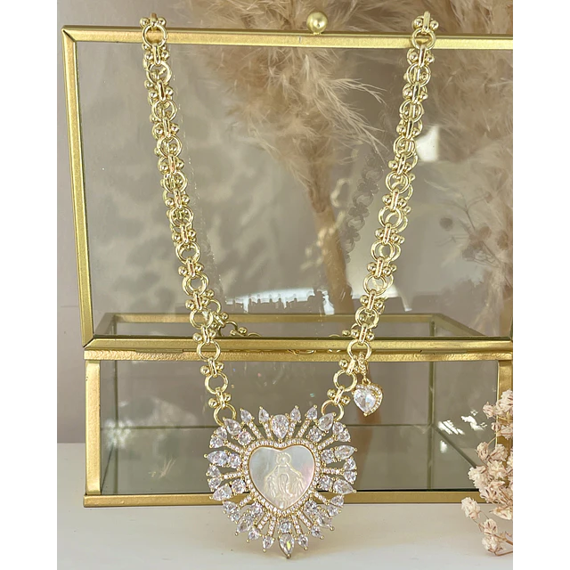 Collar maxi Corazón Virgen Nácar cristales gold