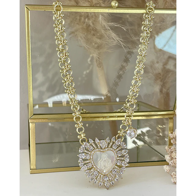 Collar maxi Corazón Virgen Nácar cristales gold
