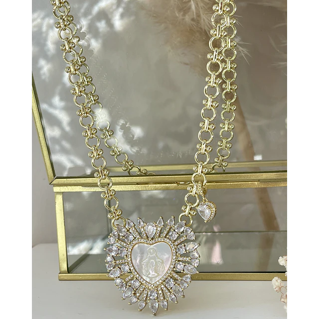 Collar maxi Corazón Virgen Nácar cristales gold