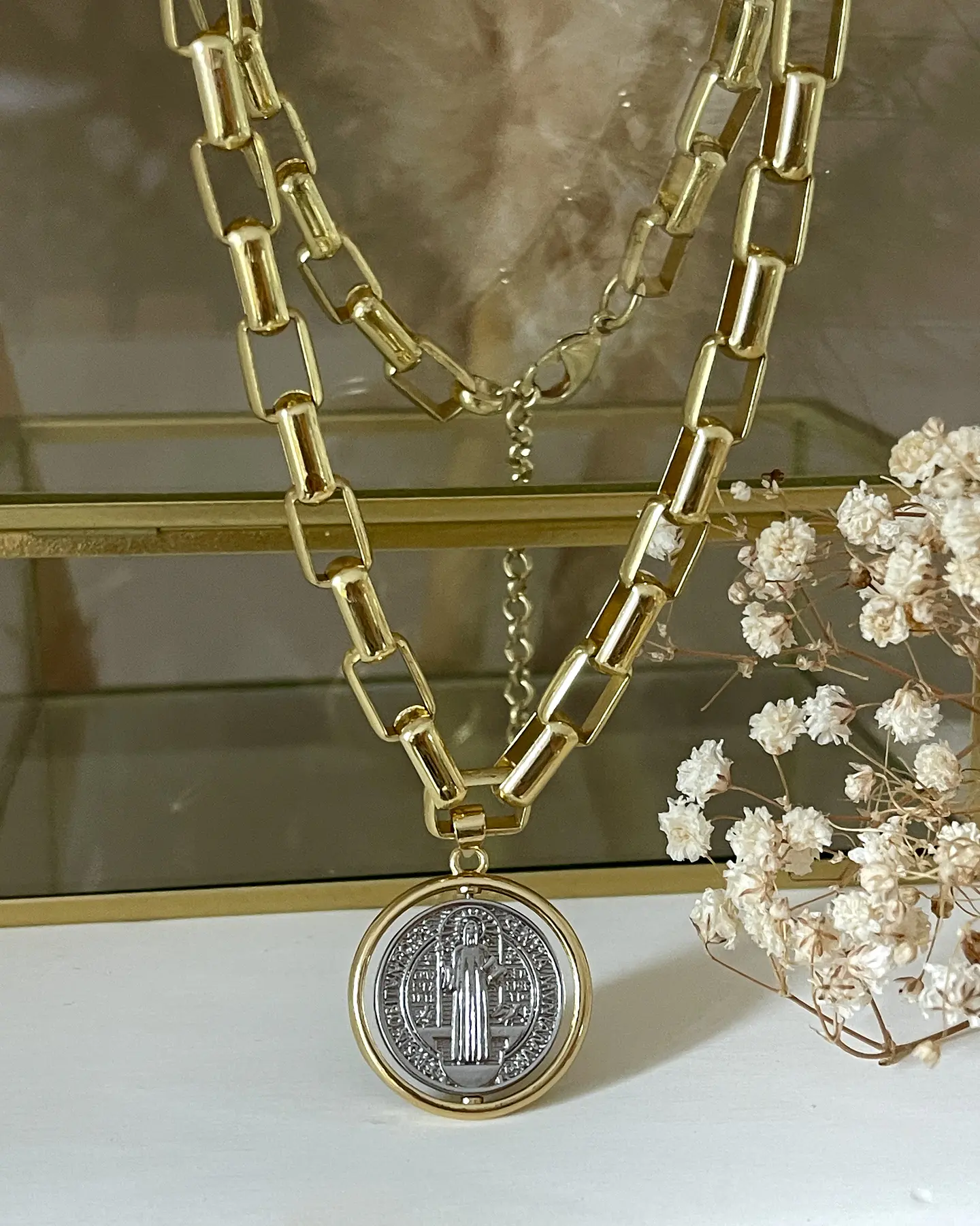 Collar Medalla San Benito Reversible Eslabones Gold 9