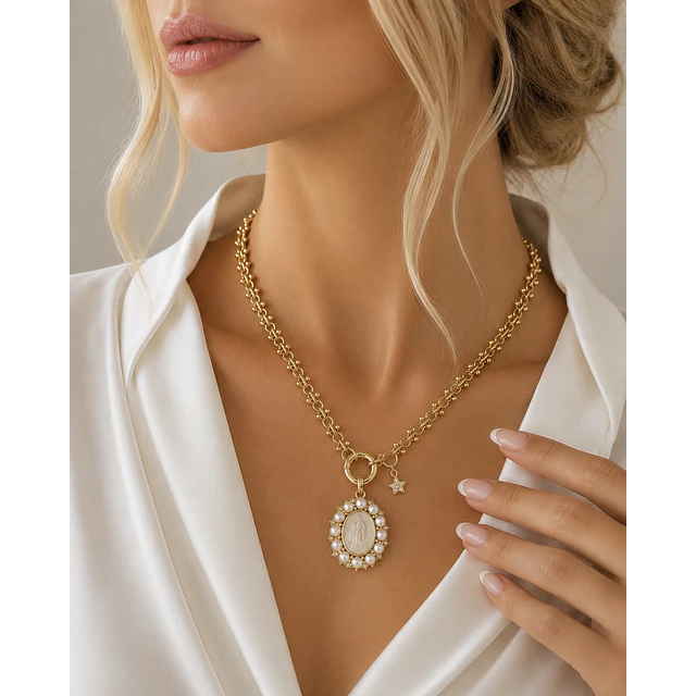 Collar Medalla Virgen Perlas de Rio Circones Gold