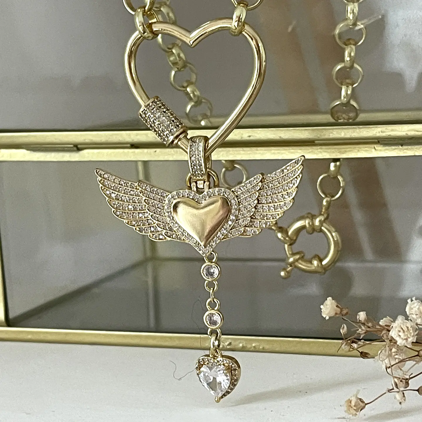 Collar Corazón Alado Circones Gold 4