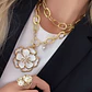 Collar XL Maxi Camelia White Esmaltada Gold - Miniatura 1