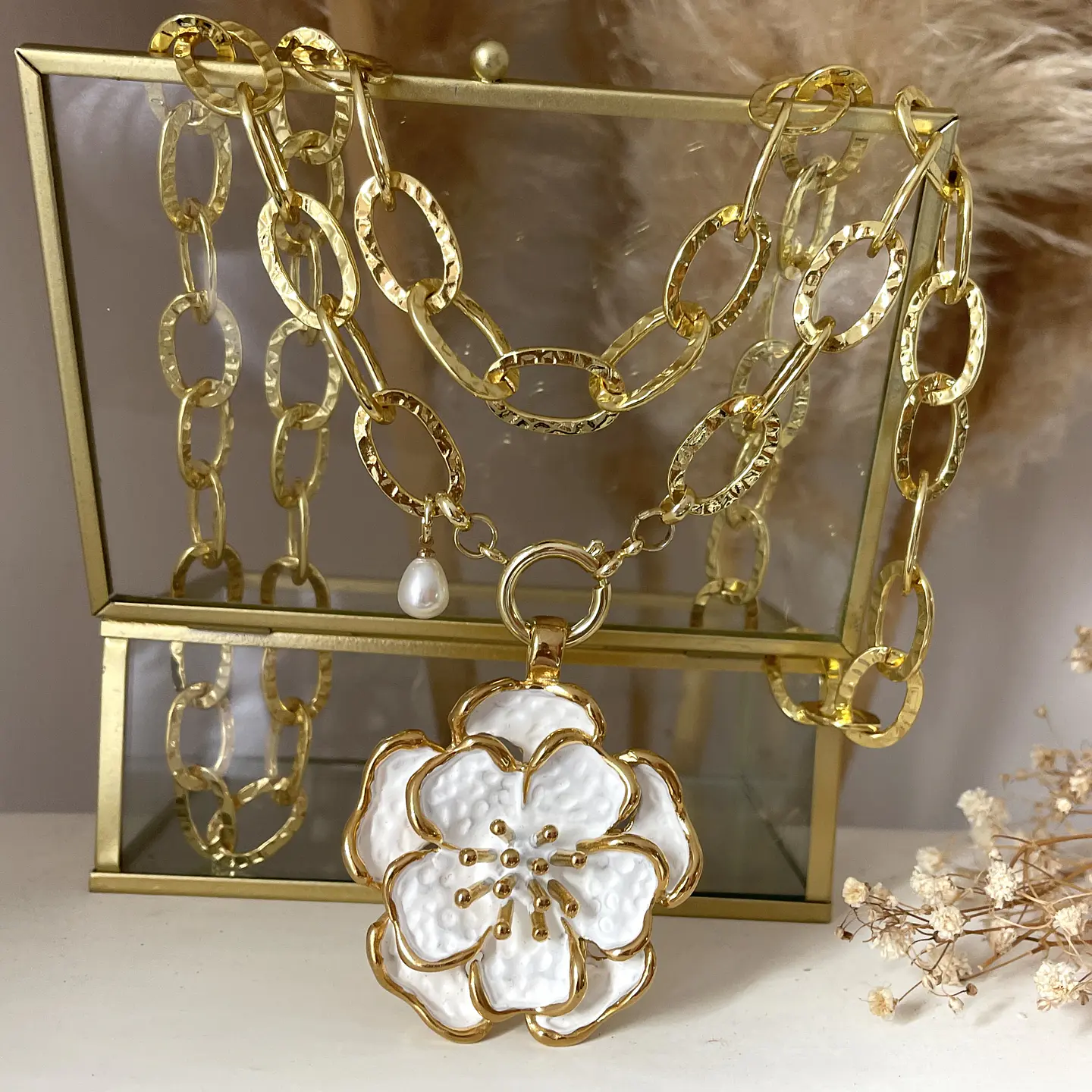 Collar XL Maxi Camelia White Esmaltada Gold 5