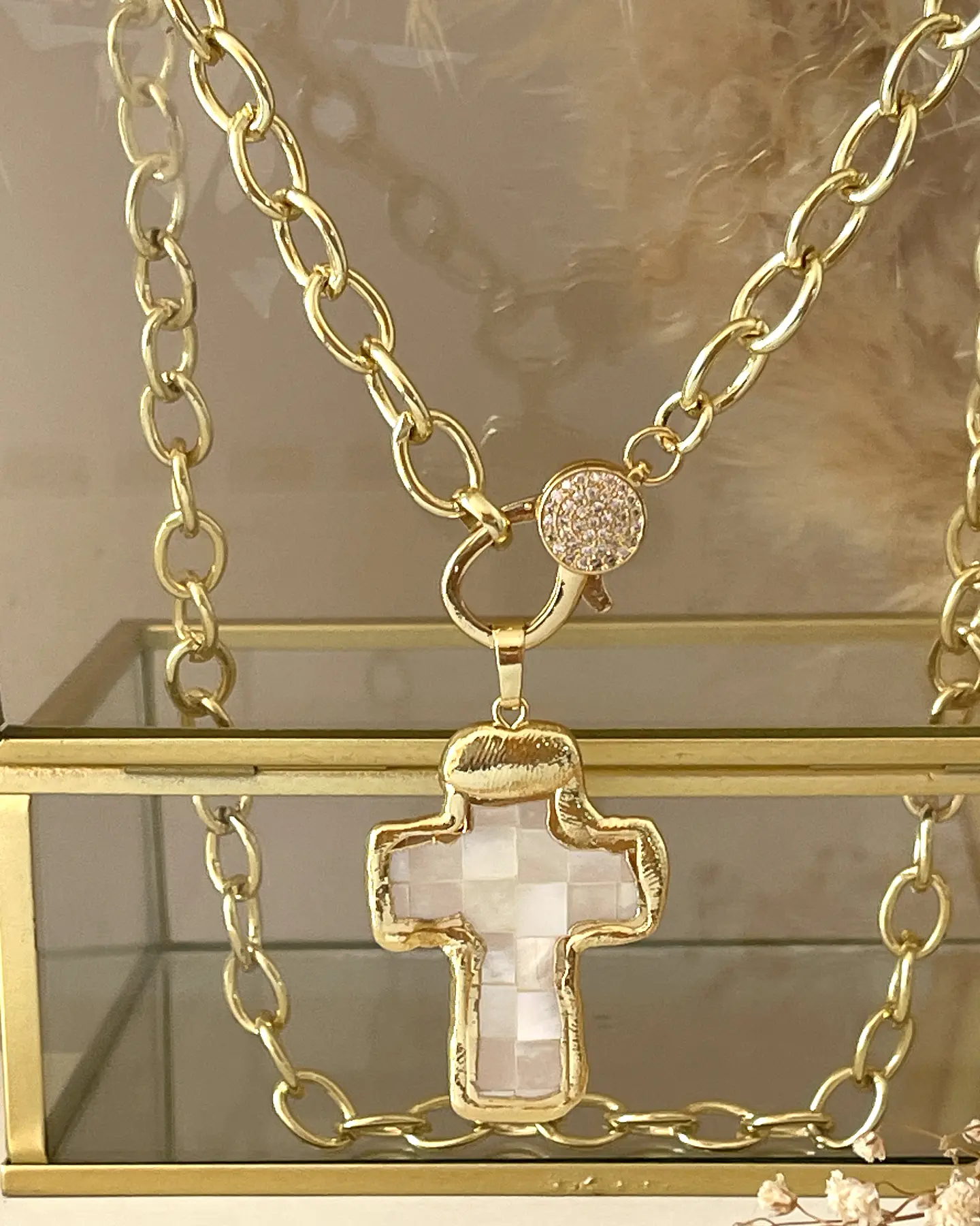 Collar Maxi Cruz Nácar Eslabones ovalados broche luxury Gold 4