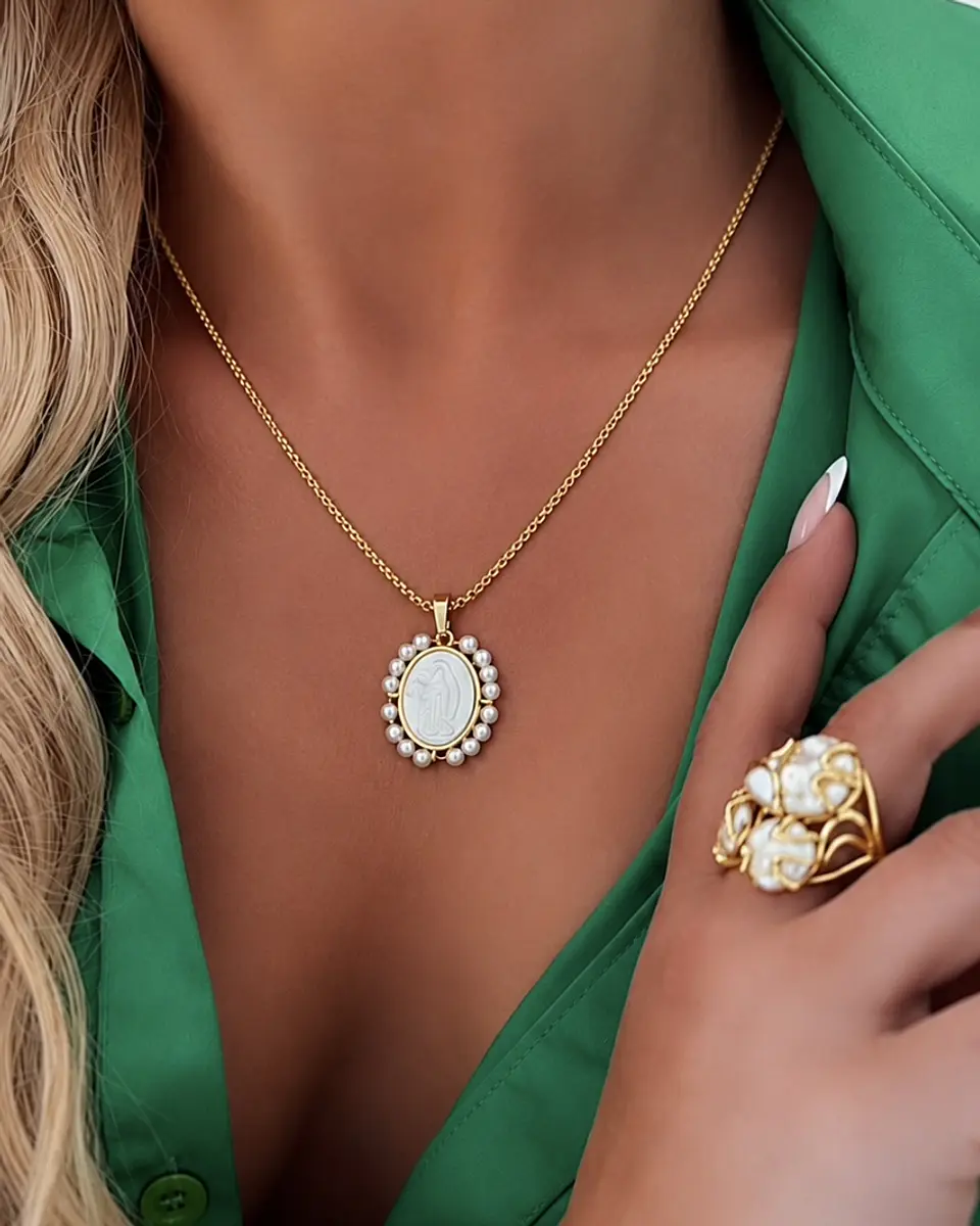 Collar Cadena Virgen Perlas de Rio Circones 2